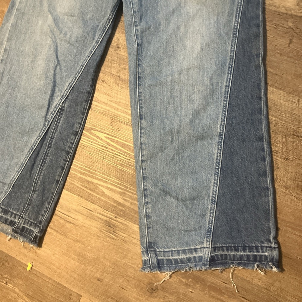 Women's Two-Tone Light Blue Cropped Jeans - Picture 2 of 10